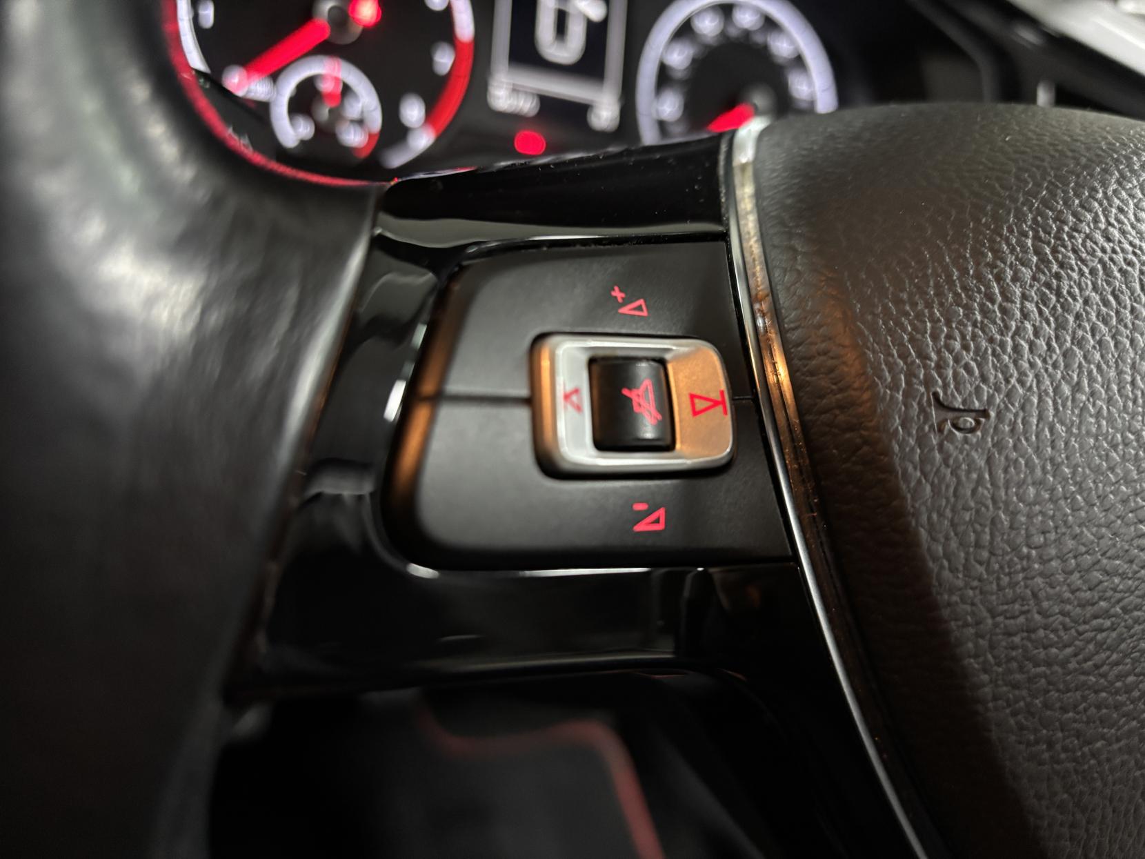 Volkswagen Polo 1.0 TSI SE Hatchback 5dr Petrol Manual Euro 6 (s/s) (95 ps)