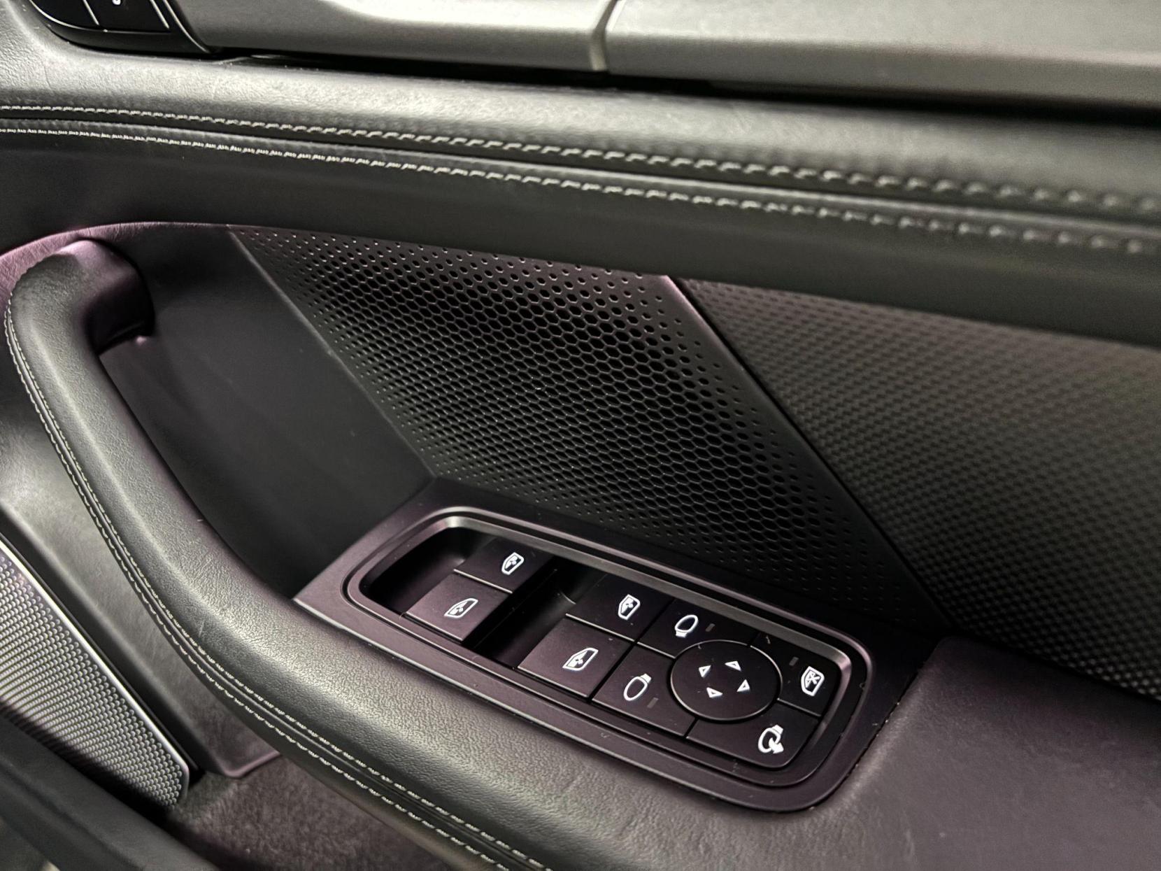 Porsche Taycan Performance Plus 93.4kWh Turbo S Auto 4WD 4dr (11kW Charger)