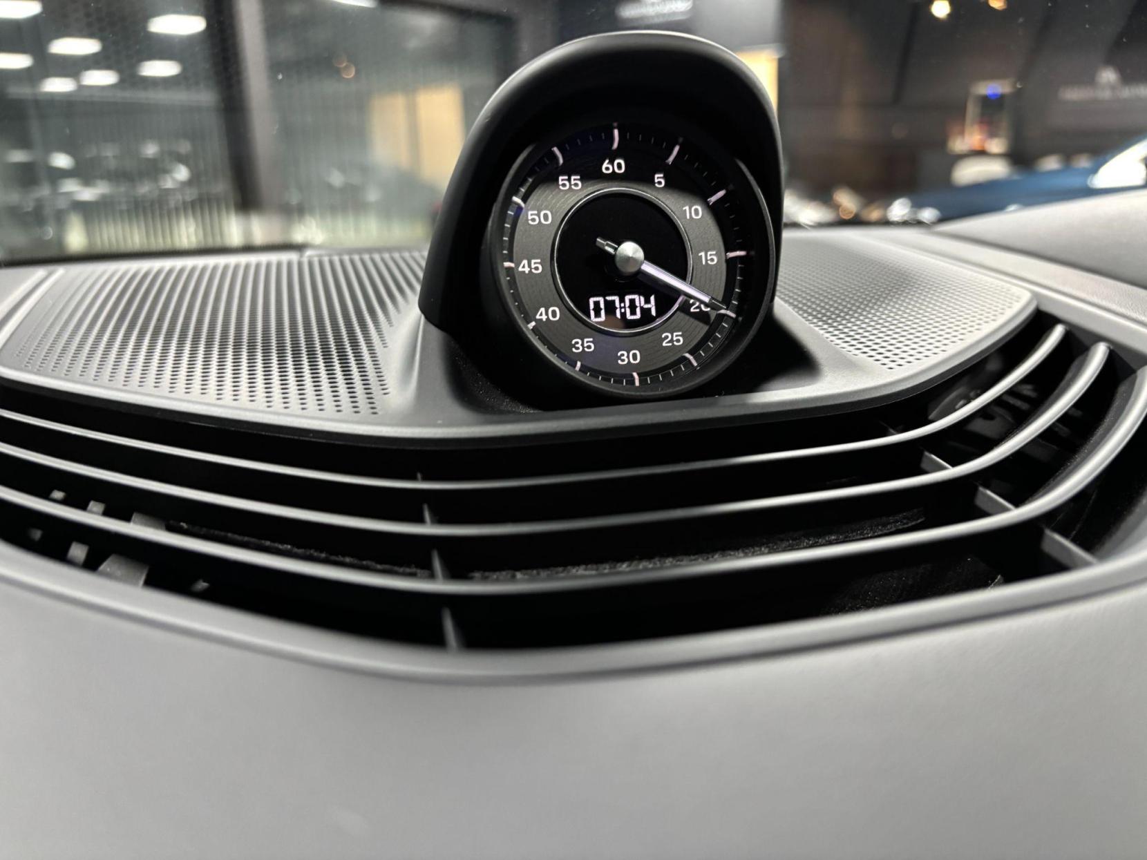 Porsche Taycan Performance Plus 93.4kWh Turbo S Auto 4WD 4dr (11kW Charger)