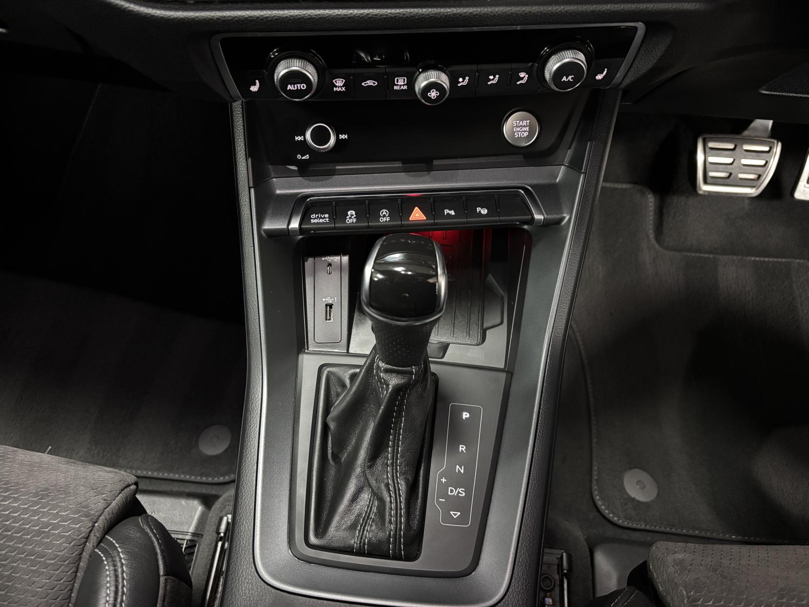 Audi Q3 1.5 TFSI CoD 35 Vorsprung SUV 5dr Petrol S Tronic Euro 6 (s/s) (150 ps)