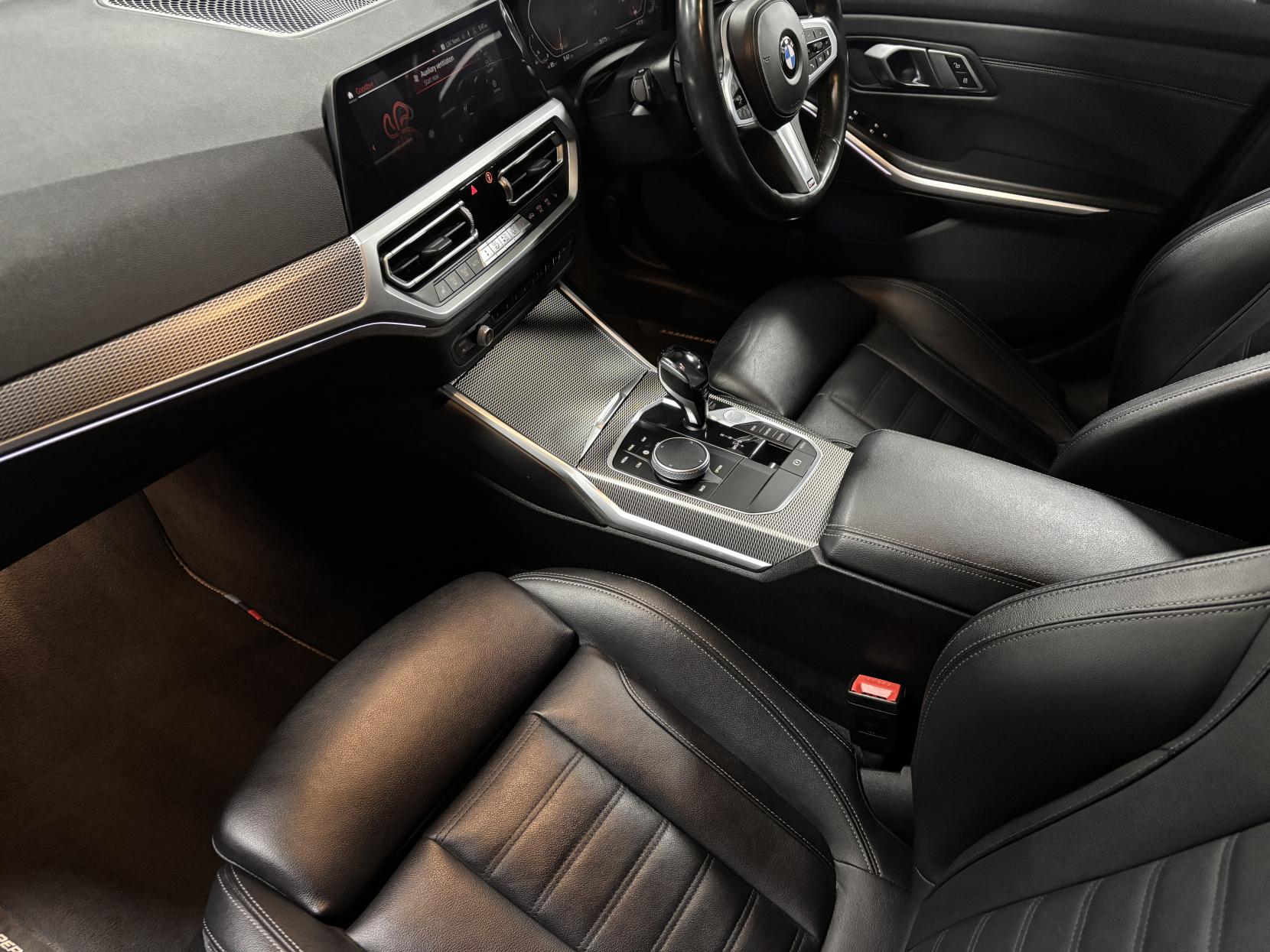 BMW 3 Series 2.0 330i M Sport Saloon 4dr Petrol Auto Euro 6 (s/s) (258 ps)