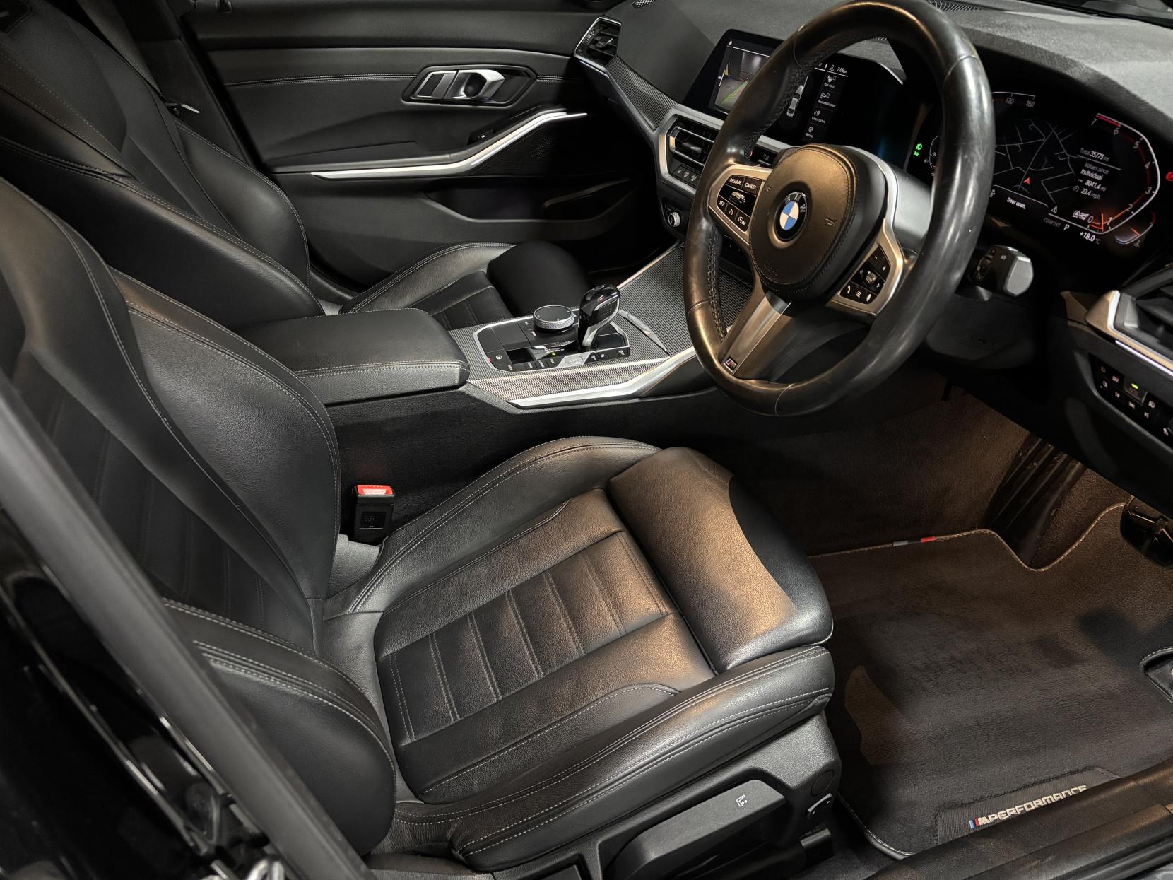 BMW 3 Series 2.0 330i M Sport Saloon 4dr Petrol Auto Euro 6 (s/s) (258 ps)