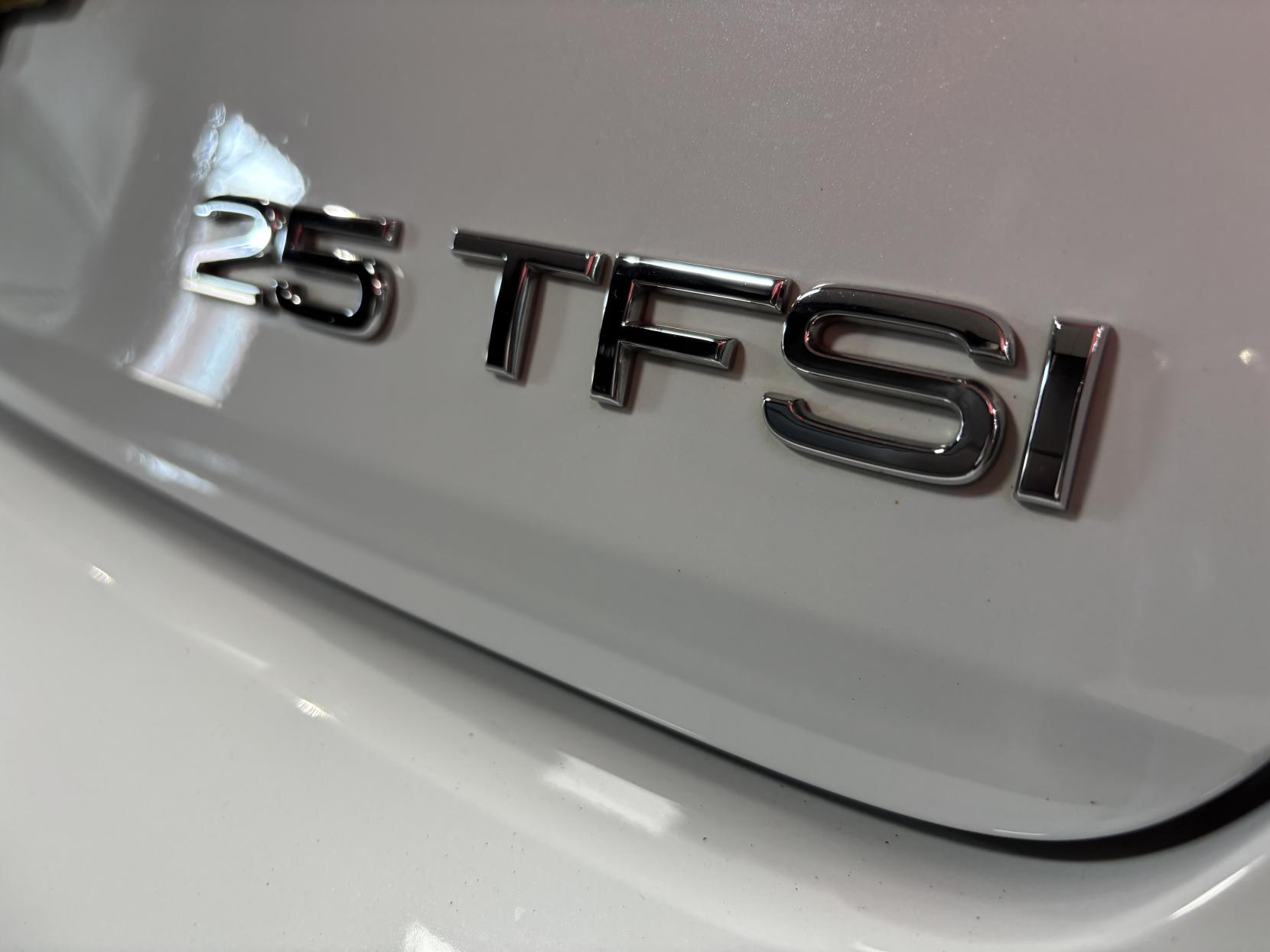 Audi A1 1.0 TFSI 25 S line Sportback 5dr Petrol Manual Euro 6 (s/s) (95 ps)
