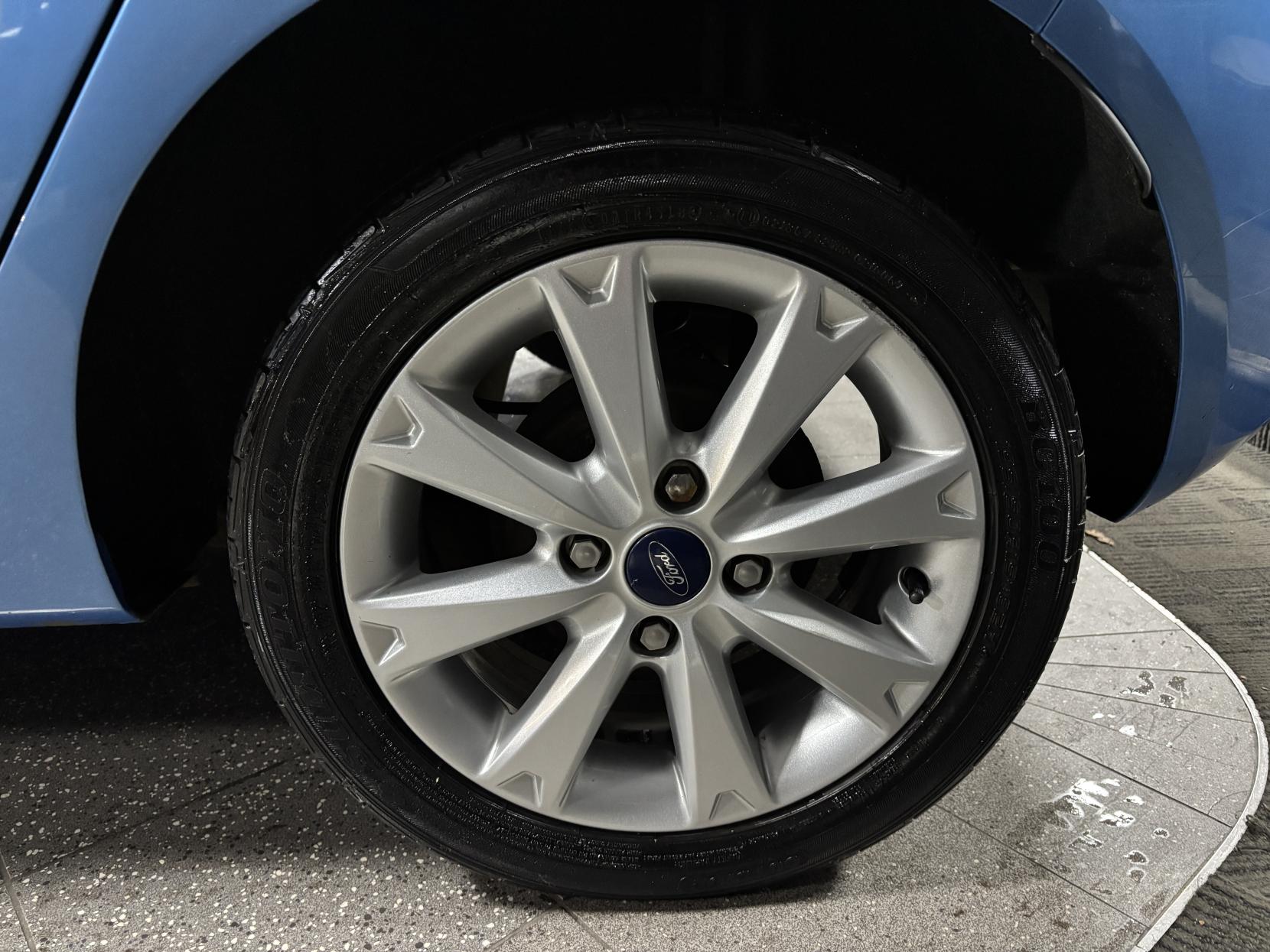 Ford Fiesta 1.4 Zetec Hatchback 5dr Petrol Manual (133 g/km, 94 bhp)