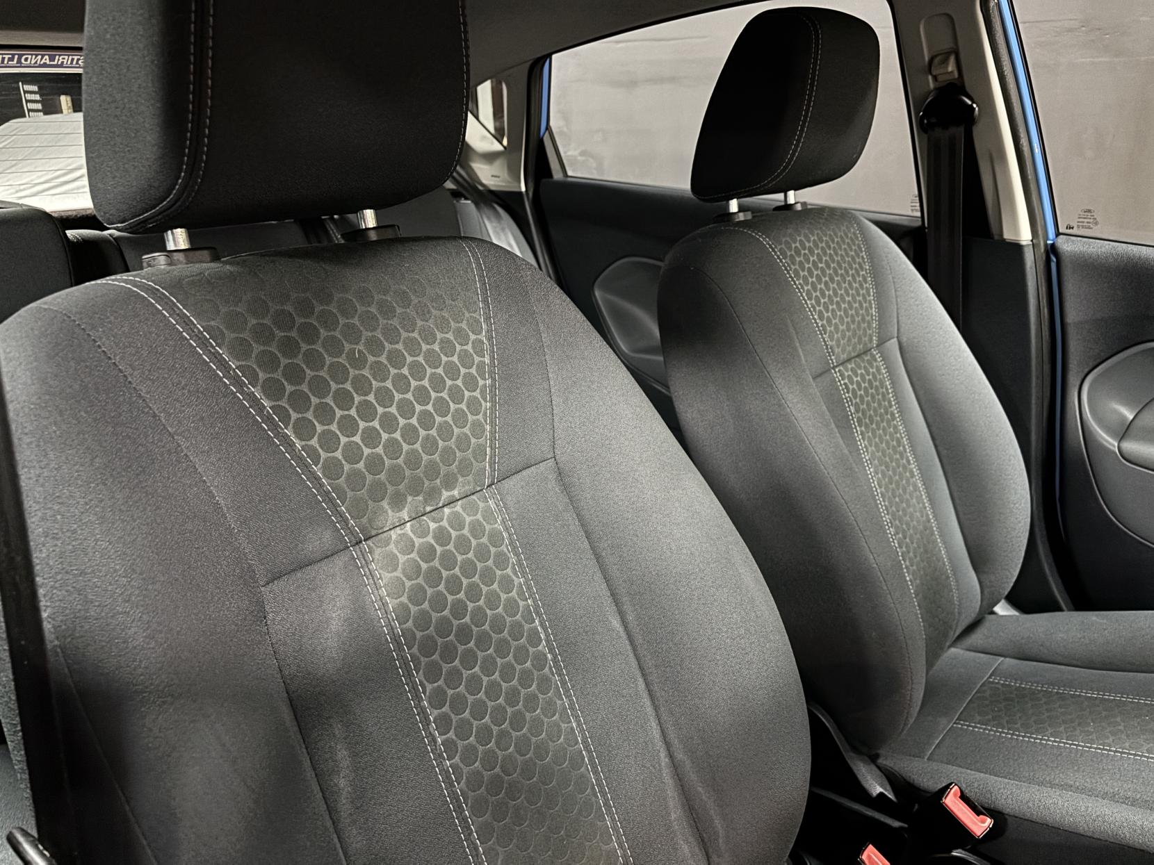 Ford Fiesta 1.4 Zetec Hatchback 5dr Petrol Manual (133 g/km, 94 bhp)