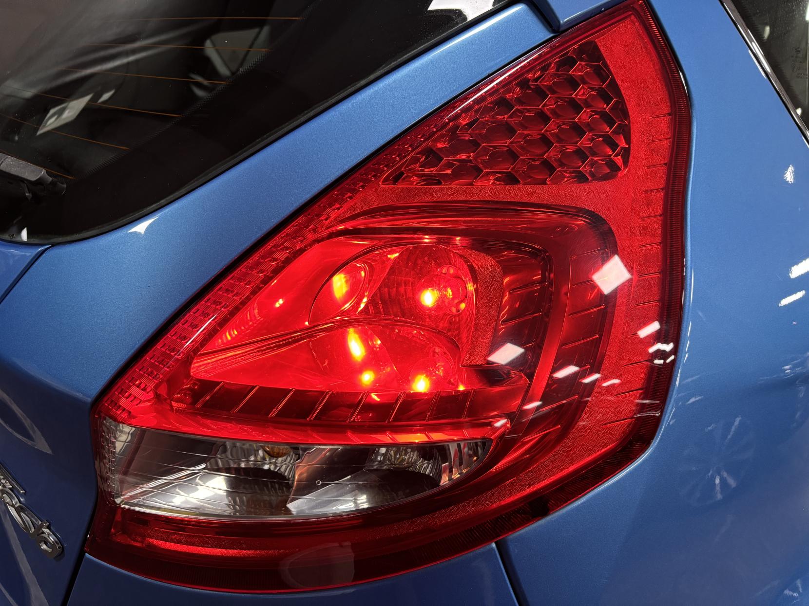 Ford Fiesta 1.4 Zetec Hatchback 5dr Petrol Manual (133 g/km, 94 bhp)