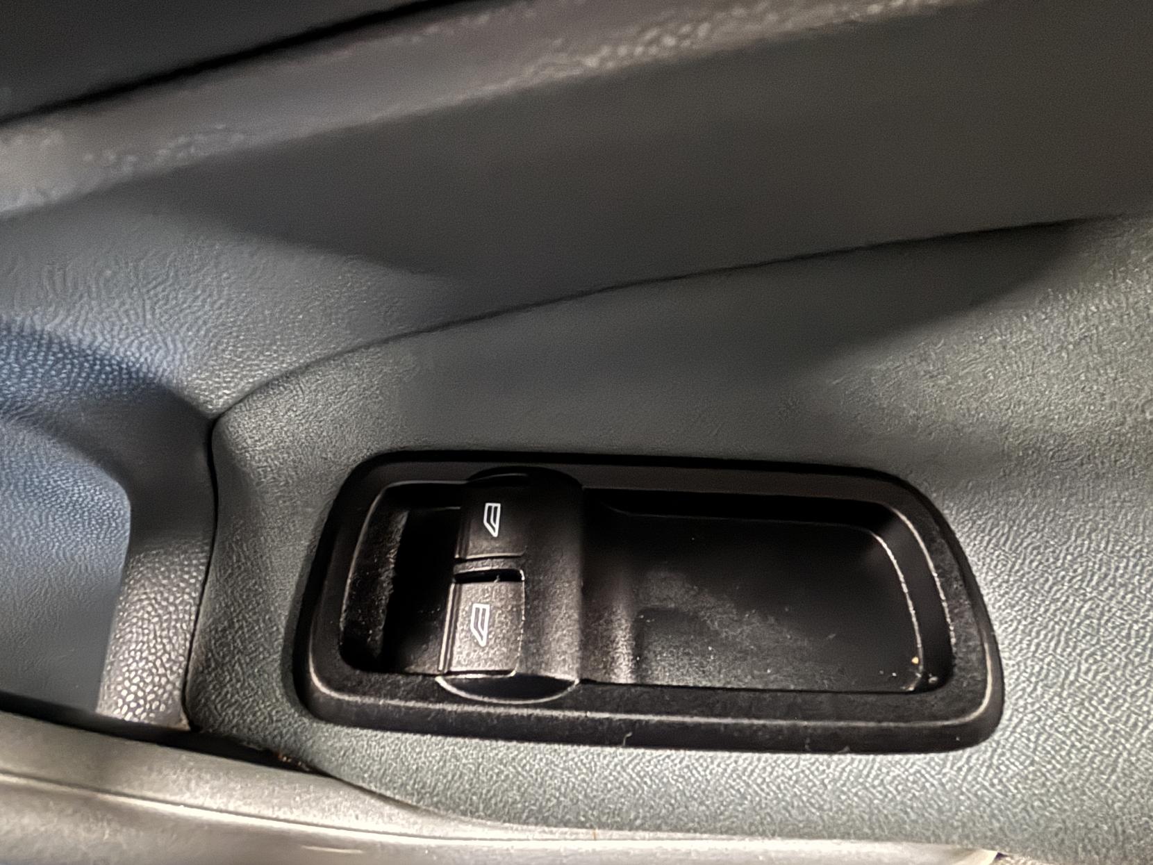 Ford Fiesta 1.4 Zetec Hatchback 5dr Petrol Manual (133 g/km, 94 bhp)