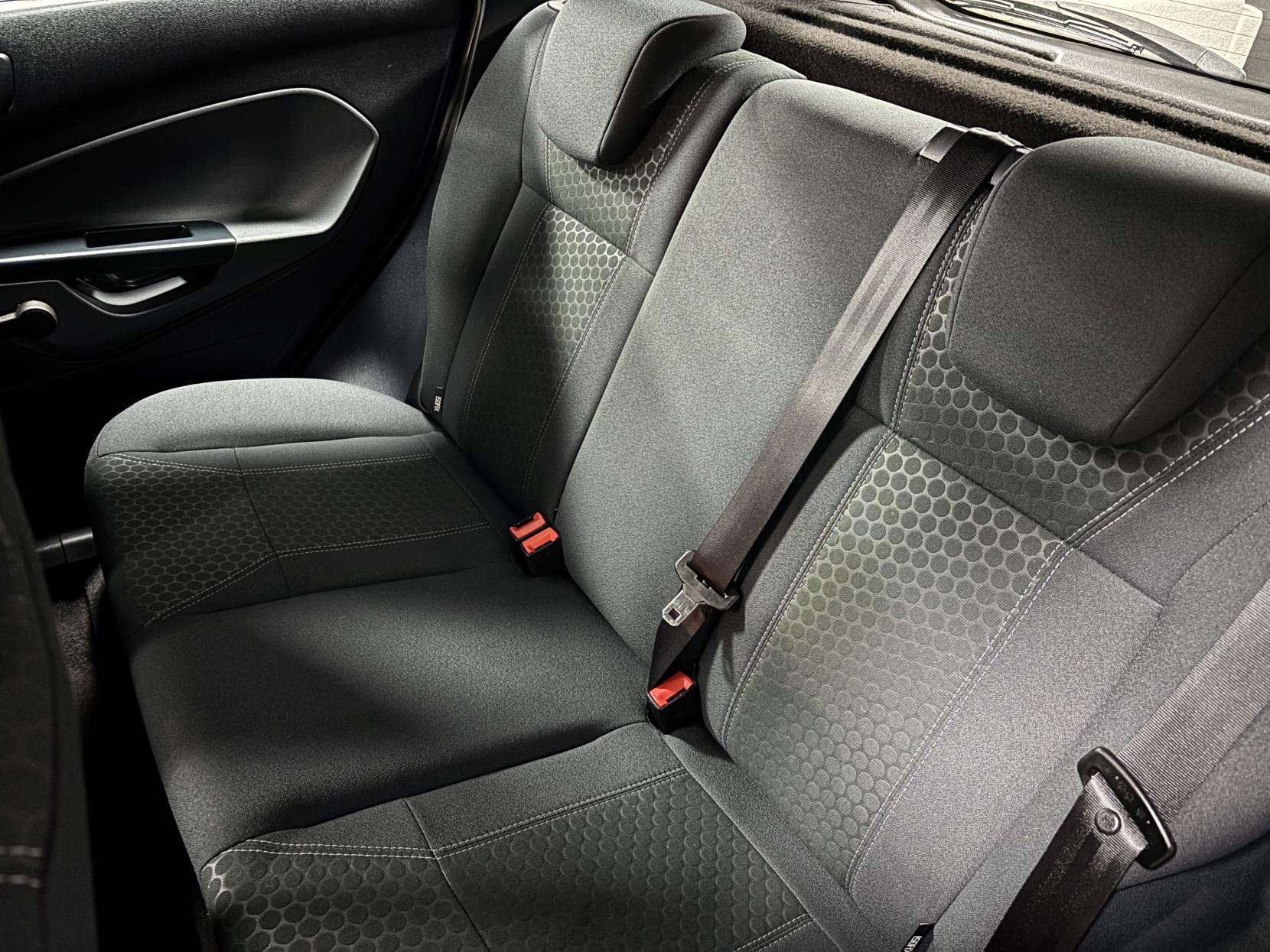 Ford Fiesta 1.4 Zetec Hatchback 5dr Petrol Manual (133 g/km, 94 bhp)