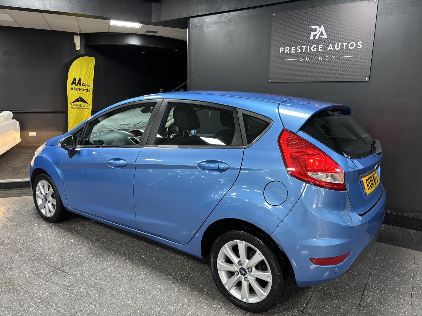 Ford Fiesta 1.4 Zetec Hatchback 5dr Petrol Manual (133 g/km, 94 bhp)