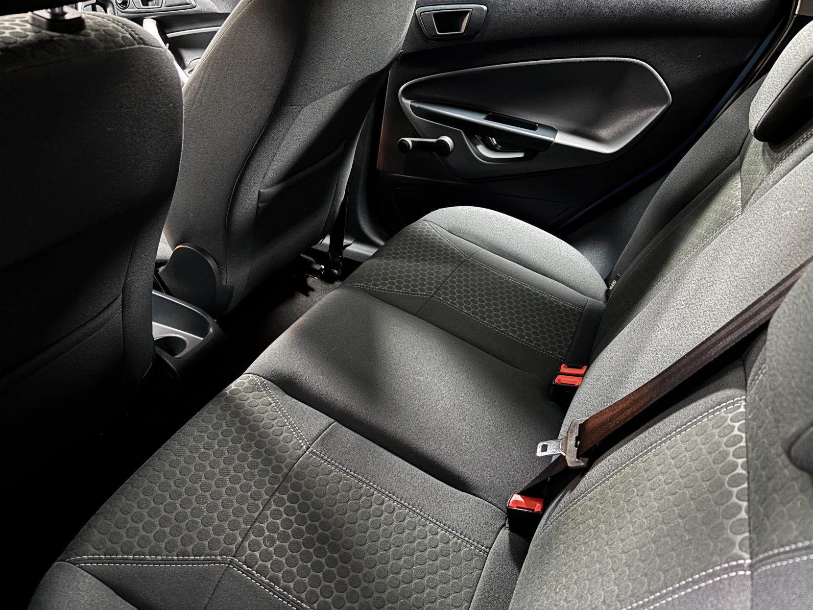 Ford Fiesta 1.4 Zetec Hatchback 5dr Petrol Manual (133 g/km, 94 bhp)