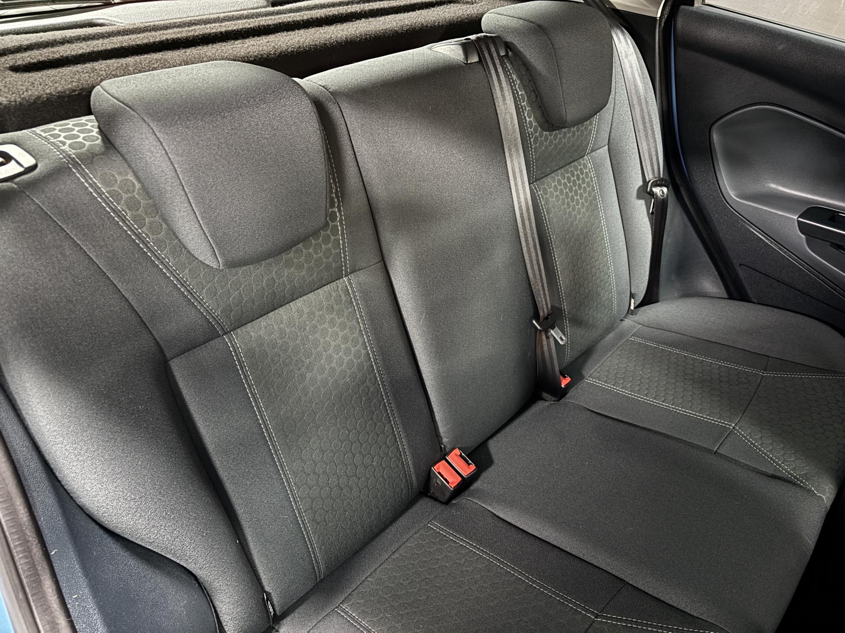 Ford Fiesta 1.4 Zetec Hatchback 5dr Petrol Manual (133 g/km, 94 bhp)