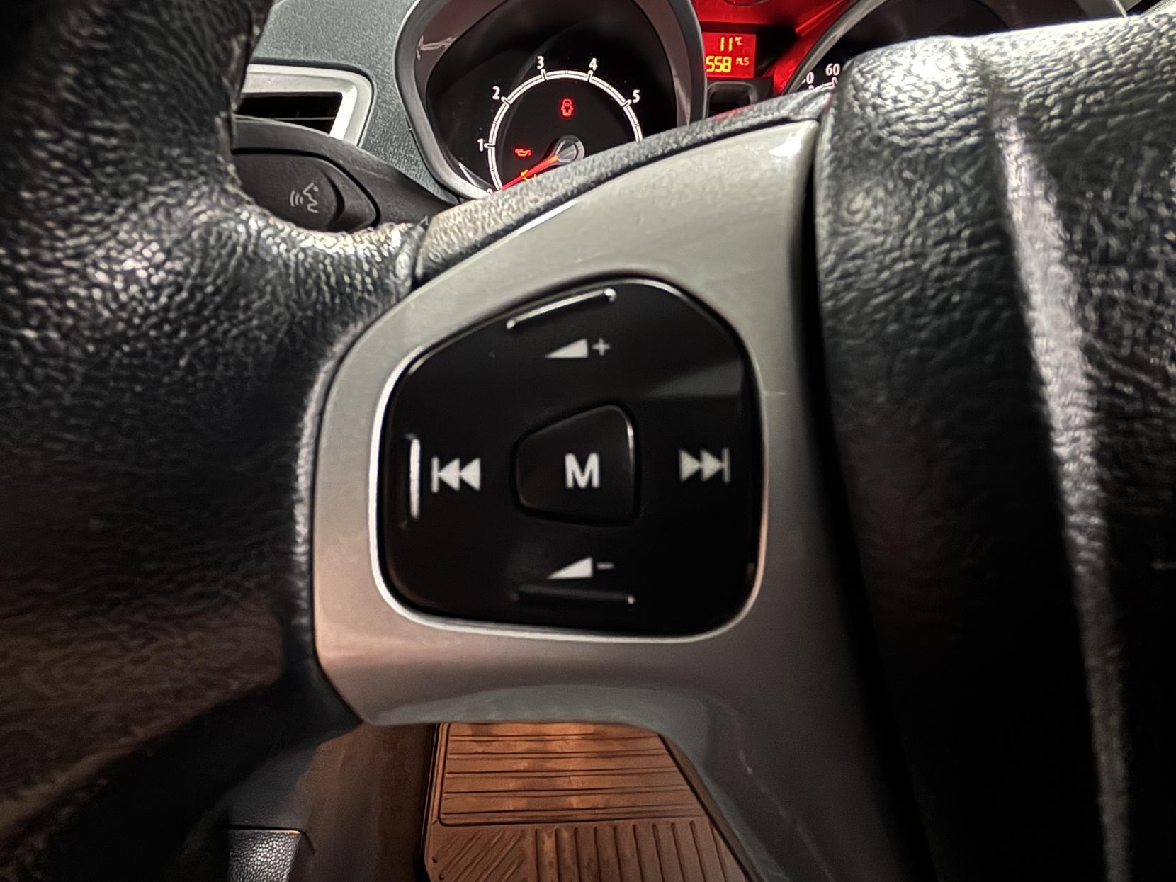 Ford Fiesta 1.4 Zetec Hatchback 5dr Petrol Manual (133 g/km, 94 bhp)