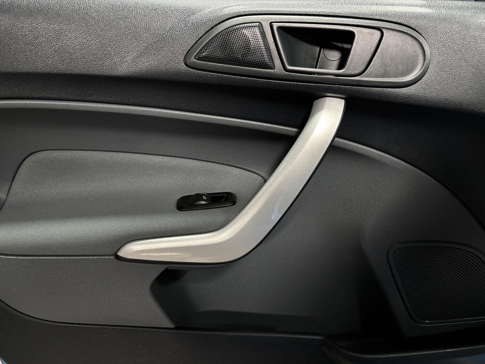 Ford Fiesta 1.4 Zetec Hatchback 5dr Petrol Manual (133 g/km, 94 bhp)