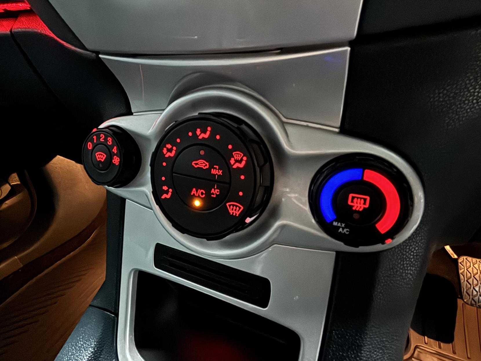 Ford Fiesta 1.4 Zetec Hatchback 5dr Petrol Manual (133 g/km, 94 bhp)