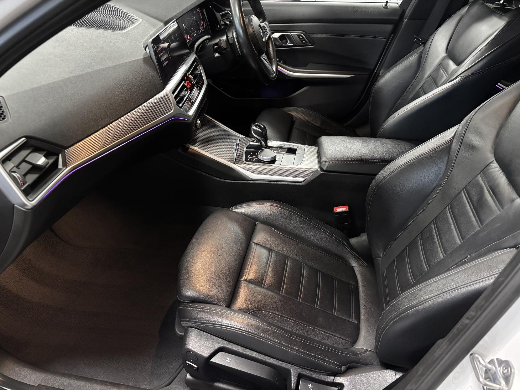 BMW 3 Series 2.0 320i M Sport Saloon 4dr Petrol Auto Euro 6 (s/s) (184 ps)