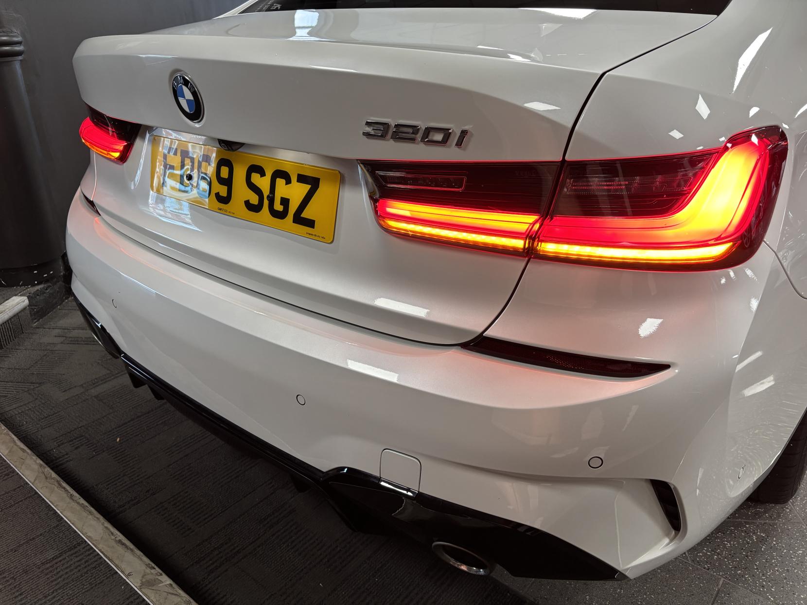 BMW 3 Series 2.0 320i M Sport Saloon 4dr Petrol Auto Euro 6 (s/s) (184 ps)