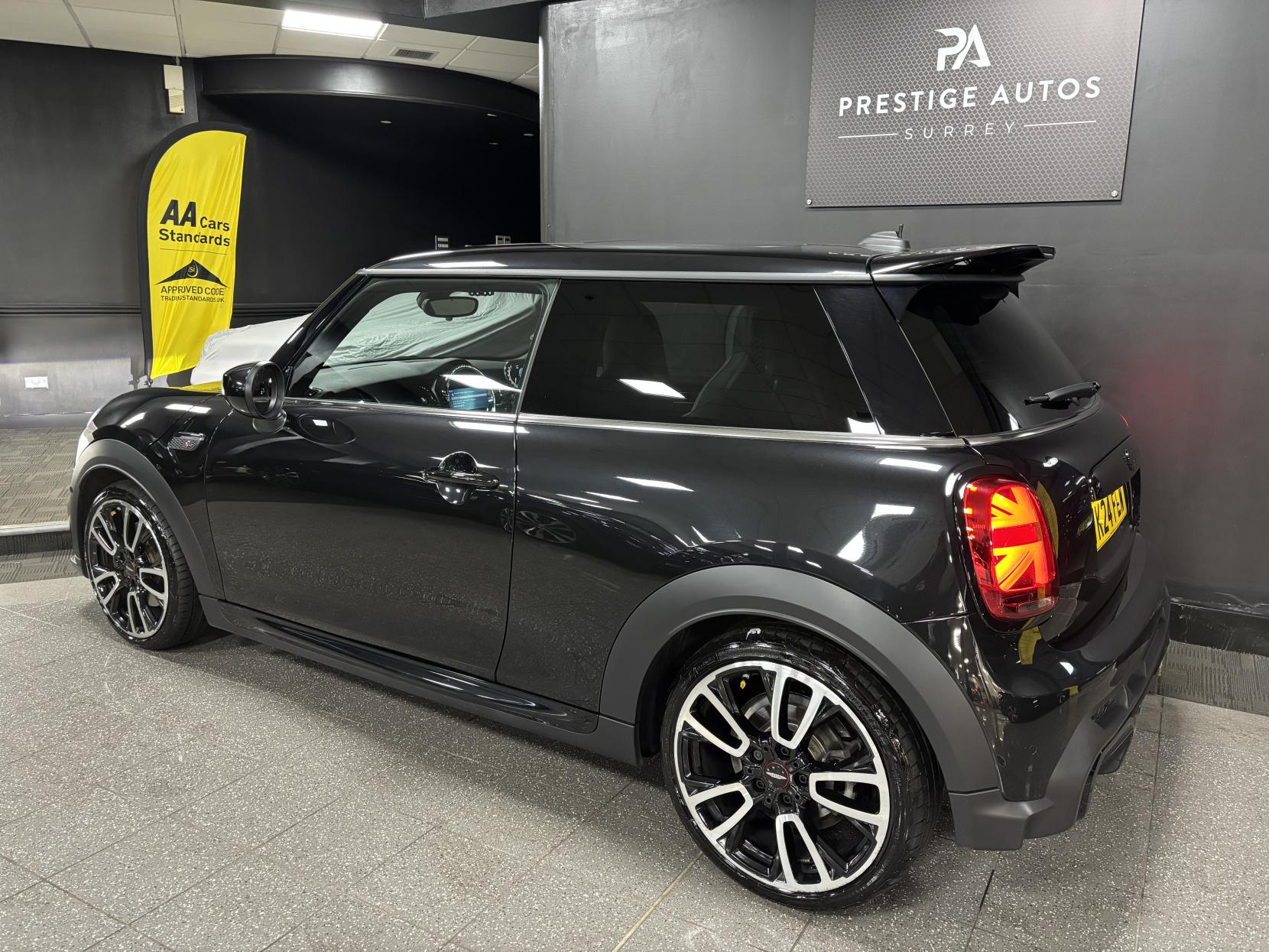 MINI Hatch 2.0 Cooper S Sport Hatchback 3dr Petrol Steptronic Euro 6 (s/s) (178 ps)