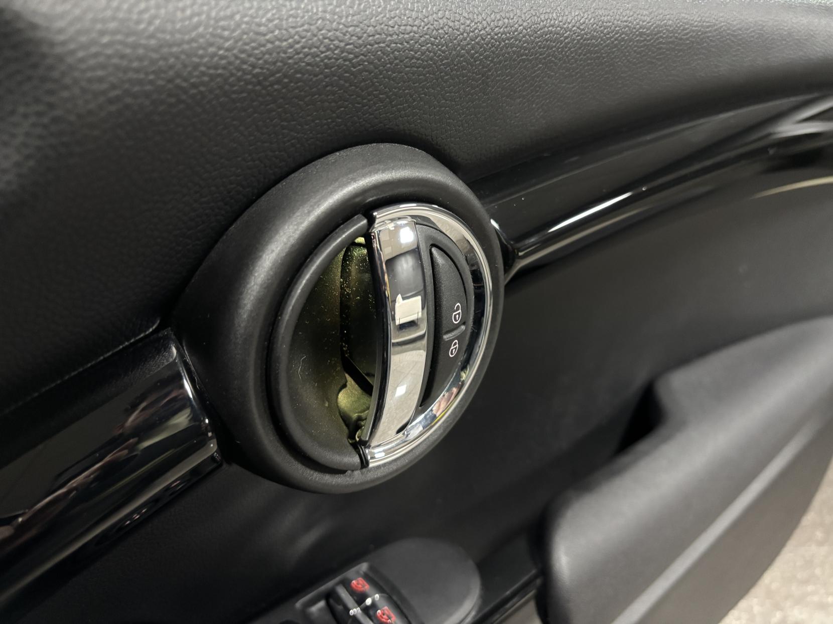 MINI Hatch 2.0 Cooper S Sport Hatchback 3dr Petrol Steptronic Euro 6 (s/s) (178 ps)