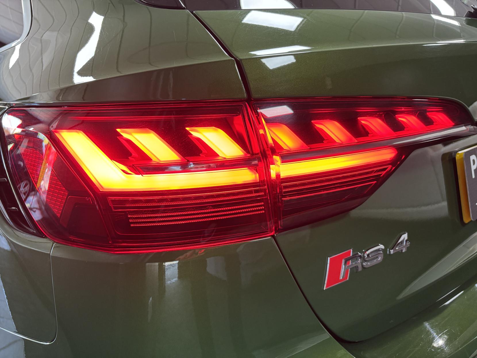 Audi RS4 Avant 2.9 TFSI V6 Estate 5dr Petrol Tiptronic quattro Euro 6 (s/s) (450 ps)