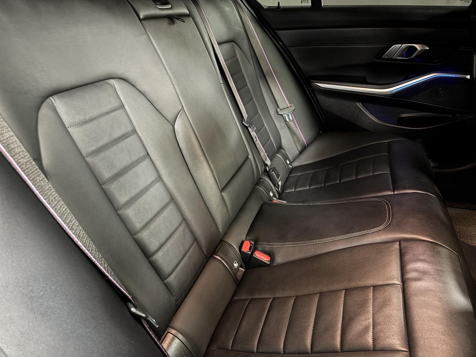 BMW 3 Series 2.0 320i M Sport Saloon 4dr Petrol Auto Euro 6 (s/s) (184 ps)