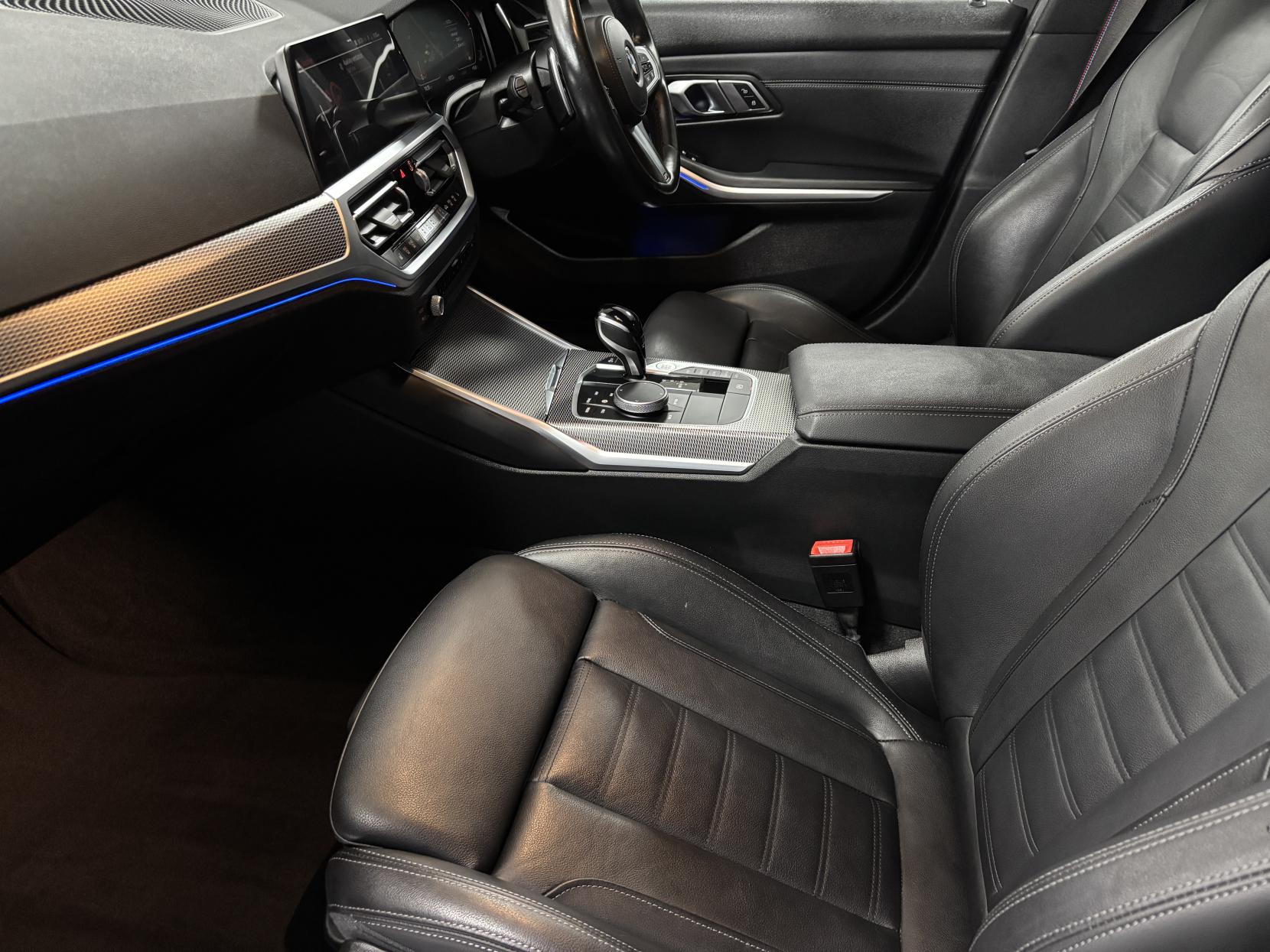 BMW 3 Series 2.0 320i M Sport Saloon 4dr Petrol Auto Euro 6 (s/s) (184 ps)