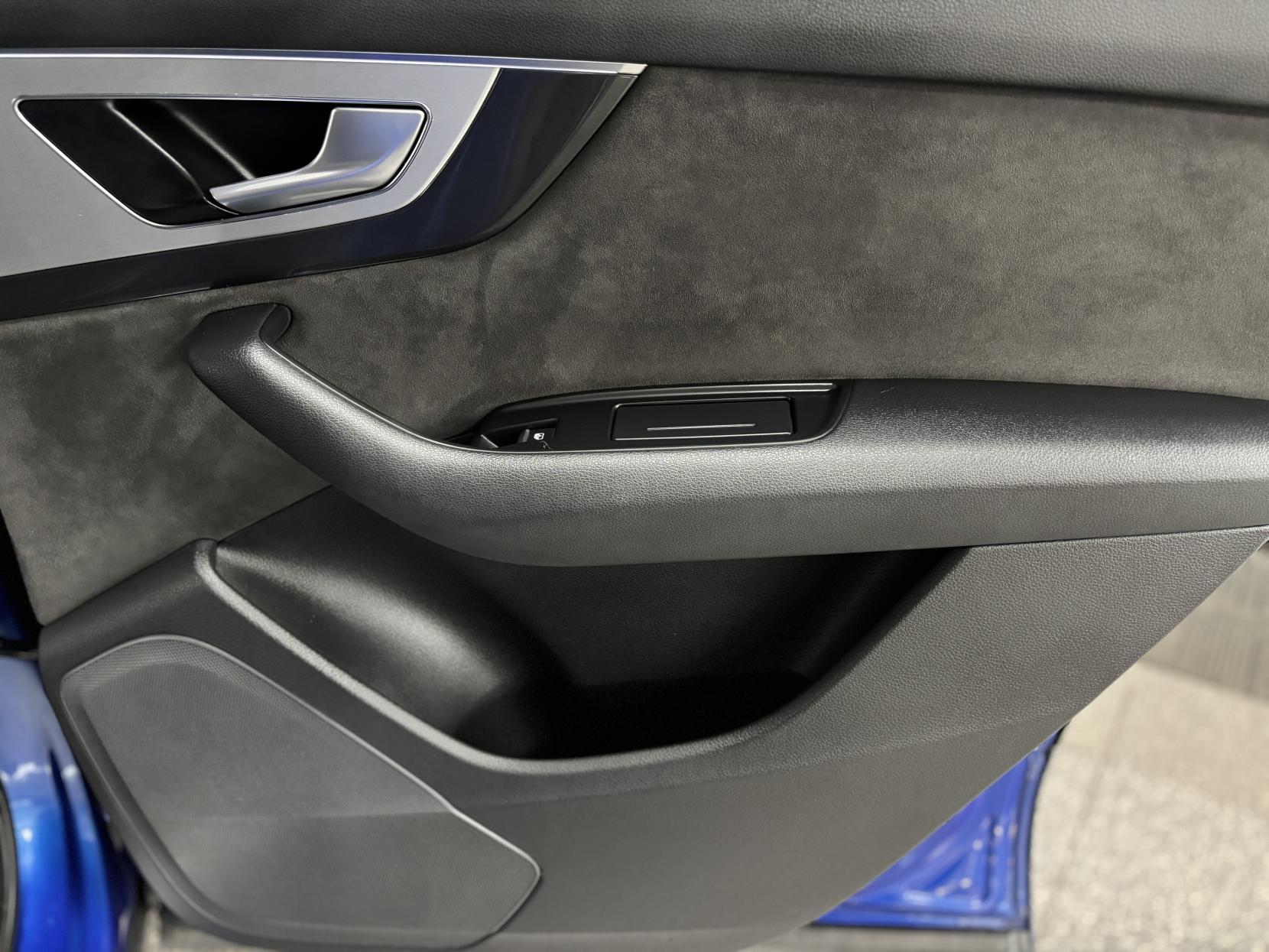 Audi SQ7 4.0 TDI V8 SUV 5dr Diesel Tiptronic quattro Euro 6 (s/s) (435 ps)