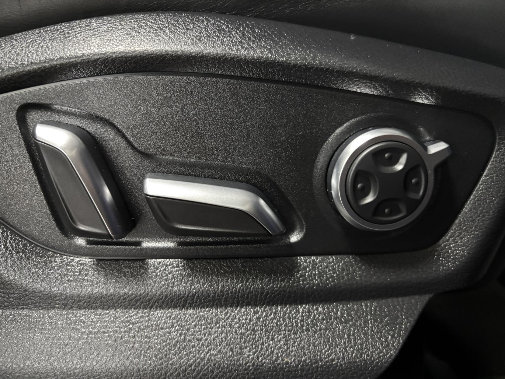 Audi SQ7 4.0 TDI V8 SUV 5dr Diesel Tiptronic quattro Euro 6 (s/s) (435 ps)