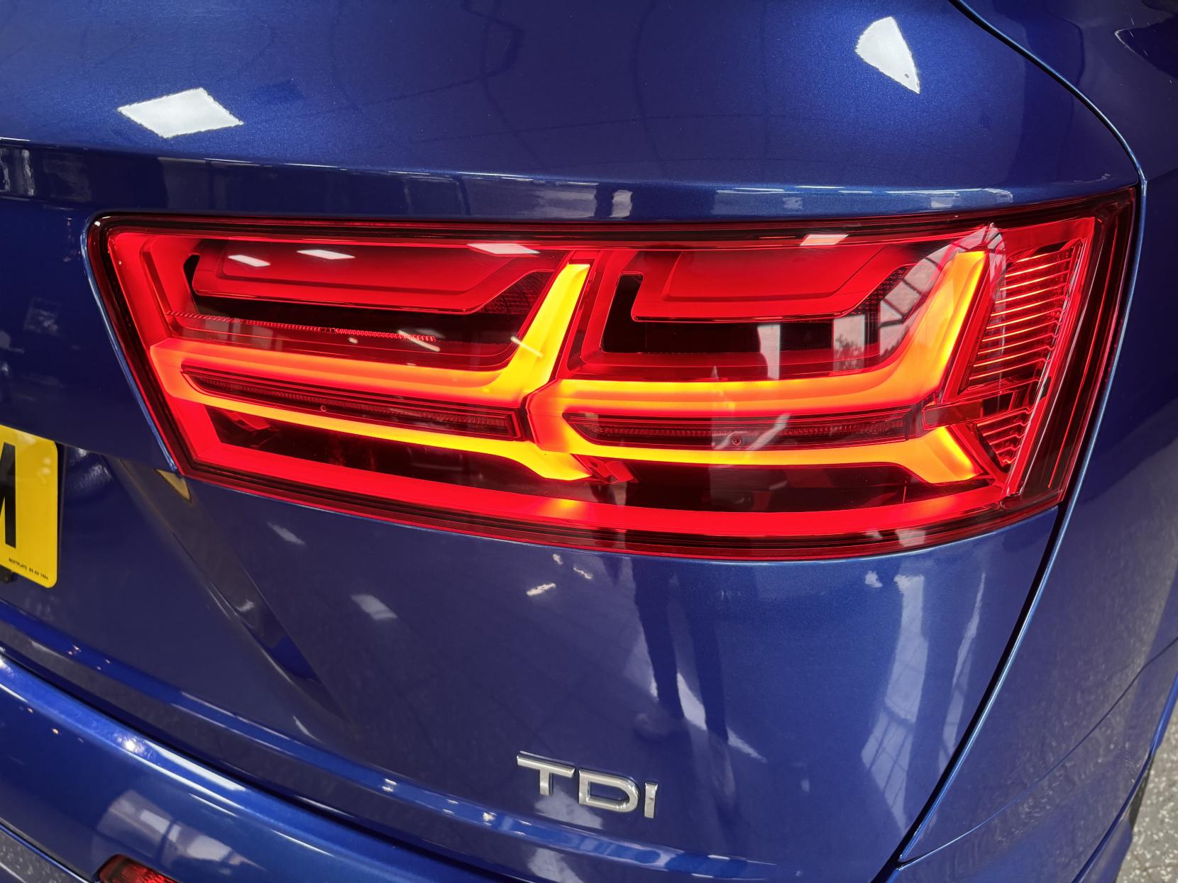 Audi SQ7 4.0 TDI V8 SUV 5dr Diesel Tiptronic quattro Euro 6 (s/s) (435 ps)