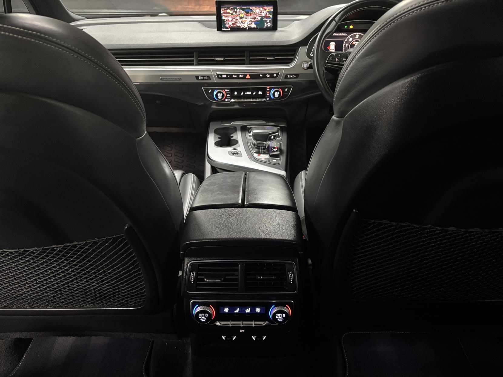 Audi SQ7 4.0 TDI V8 SUV 5dr Diesel Tiptronic quattro Euro 6 (s/s) (435 ps)