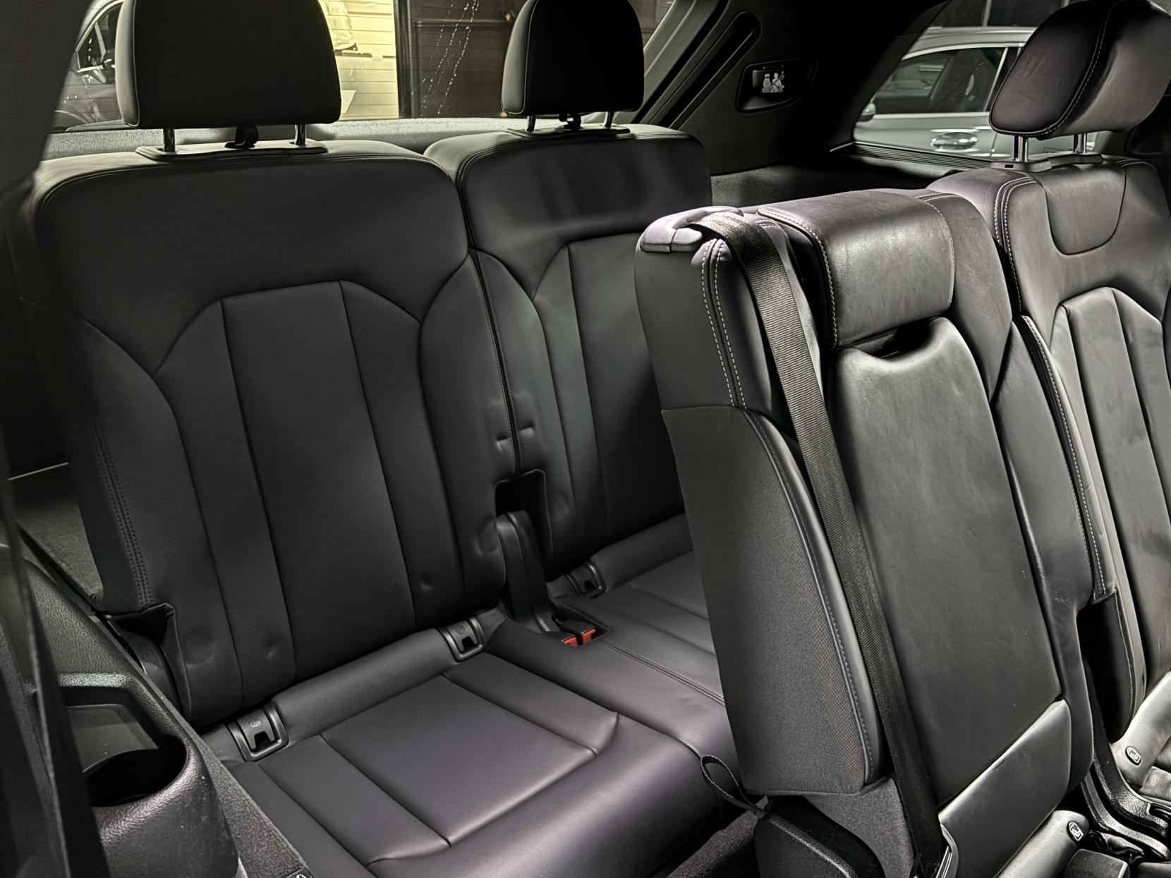 Audi SQ7 4.0 TDI V8 SUV 5dr Diesel Tiptronic quattro Euro 6 (s/s) (435 ps)