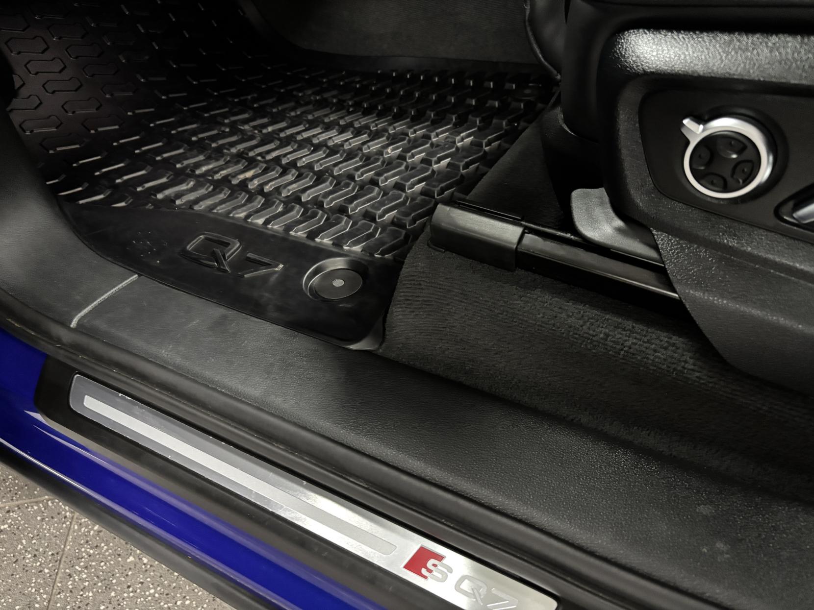 Audi SQ7 4.0 TDI V8 SUV 5dr Diesel Tiptronic quattro Euro 6 (s/s) (435 ps)