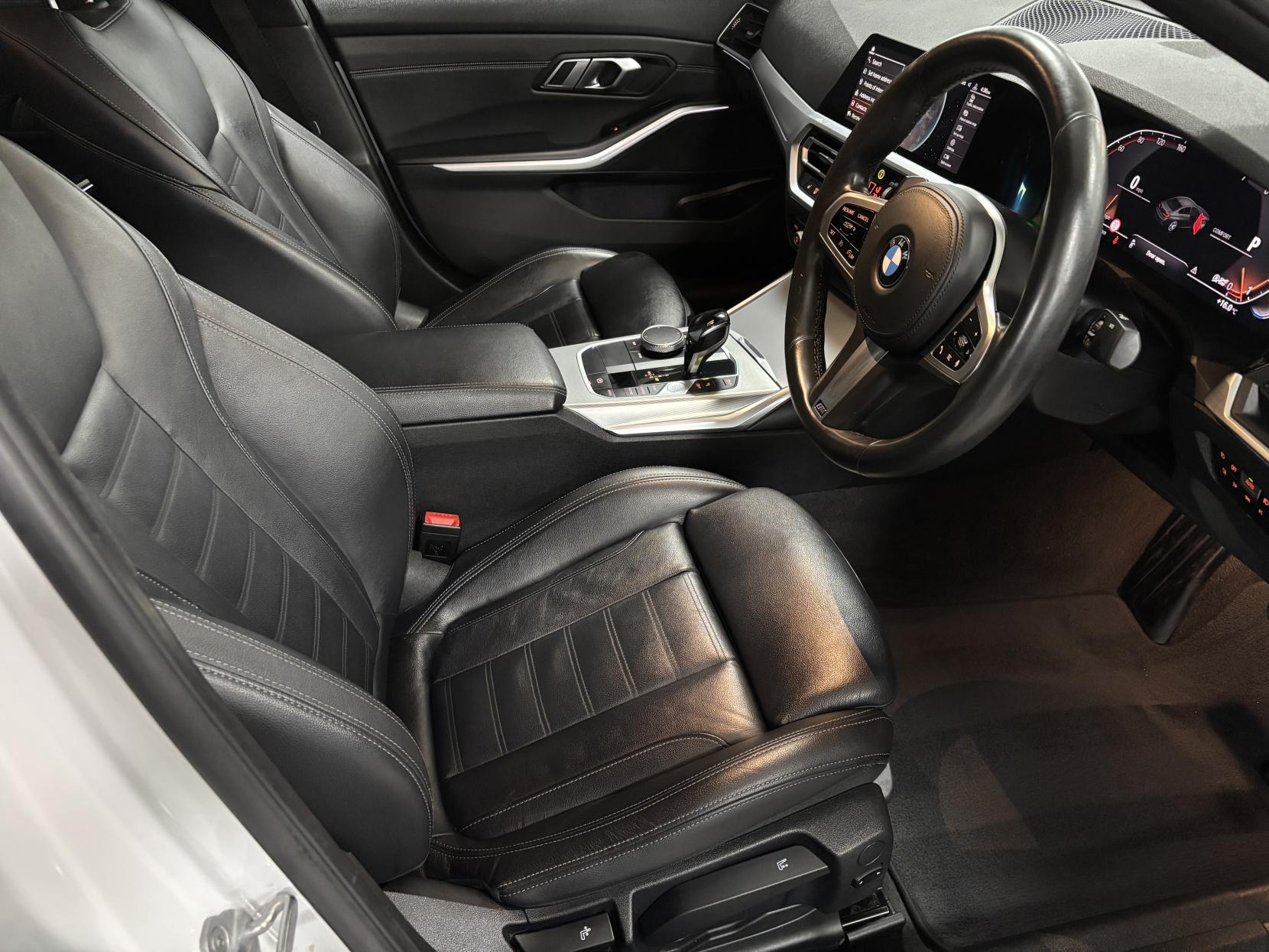 BMW 3 Series 2.0 320i M Sport Saloon 4dr Petrol Auto Euro 6 (s/s) (184 ps)