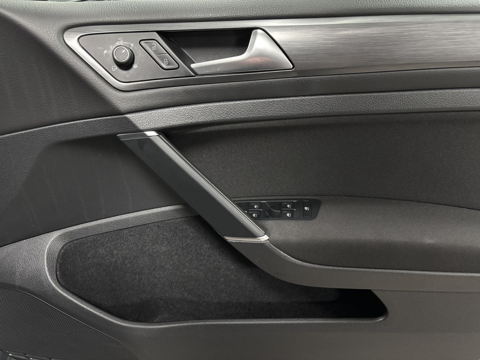 Volkswagen Golf 1.4 TSI SE Nav Hatchback 5dr Petrol DSG Euro 6 (s/s) (125 ps)