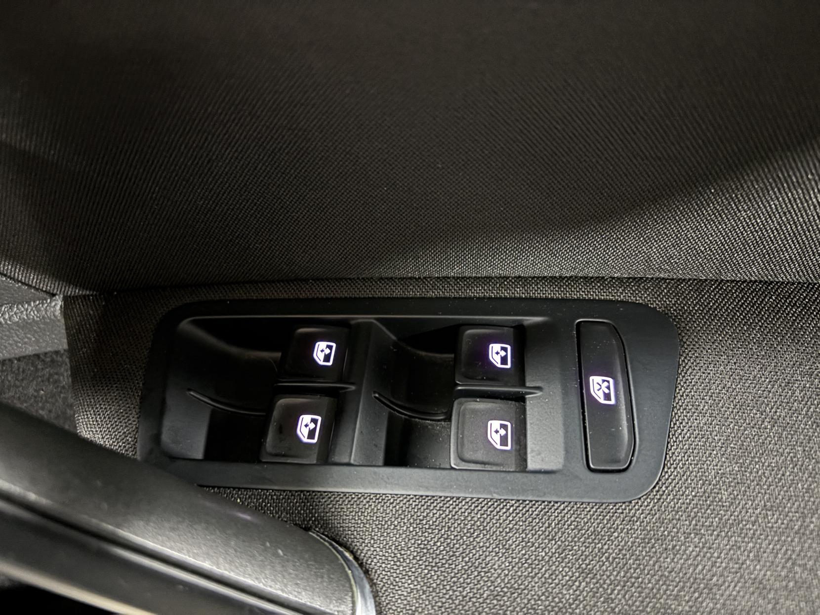 Volkswagen Golf 1.4 TSI SE Nav Hatchback 5dr Petrol DSG Euro 6 (s/s) (125 ps)