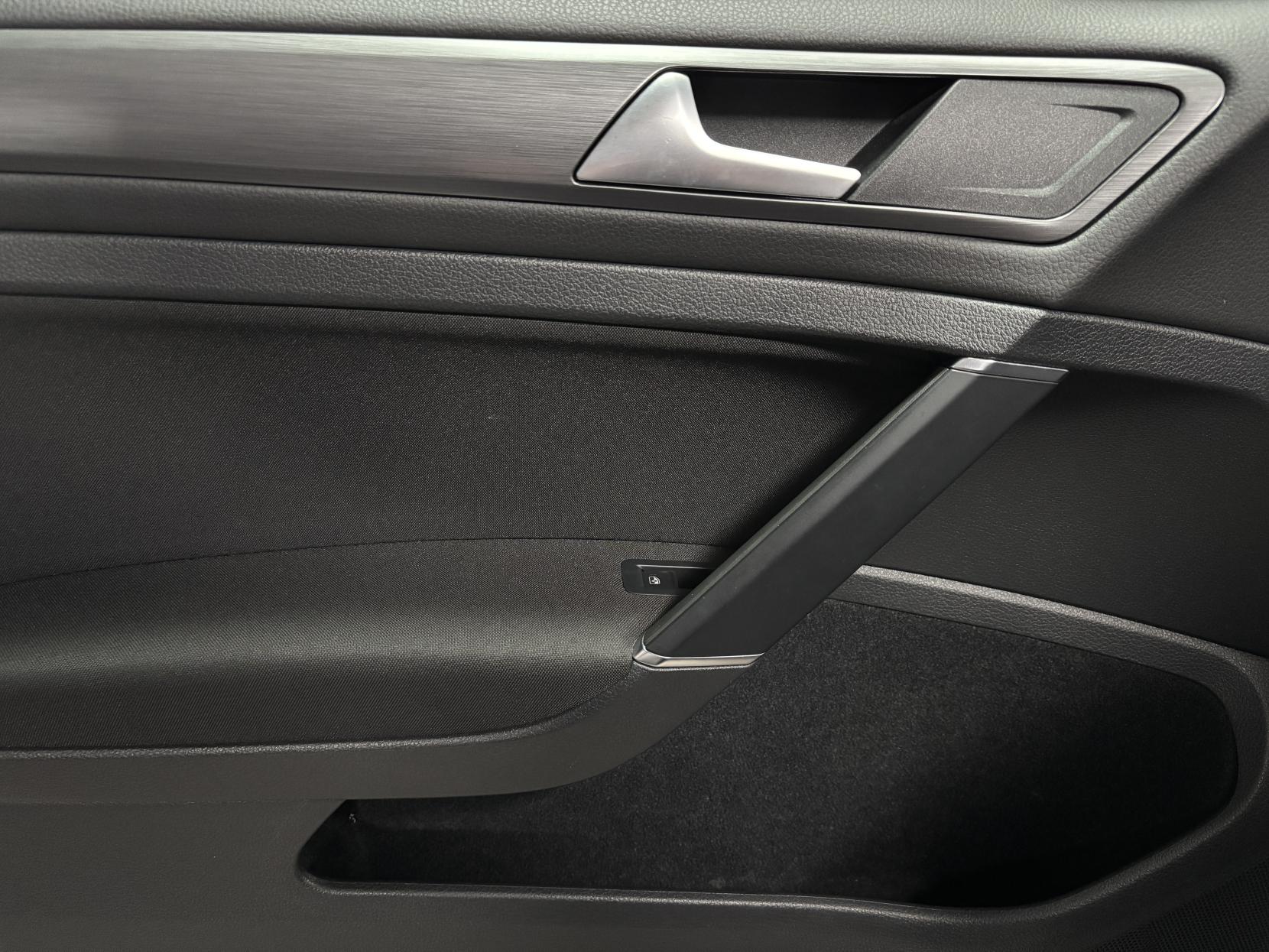 Volkswagen Golf 1.4 TSI SE Nav Hatchback 5dr Petrol DSG Euro 6 (s/s) (125 ps)