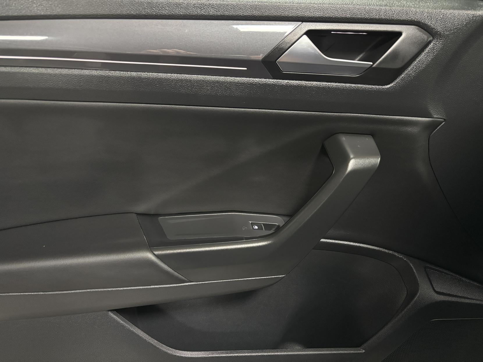 Volkswagen T-Roc 1.5 TSI GPF EVO R-Line SUV 5dr Petrol DSG Euro 6 (s/s) (150 ps)