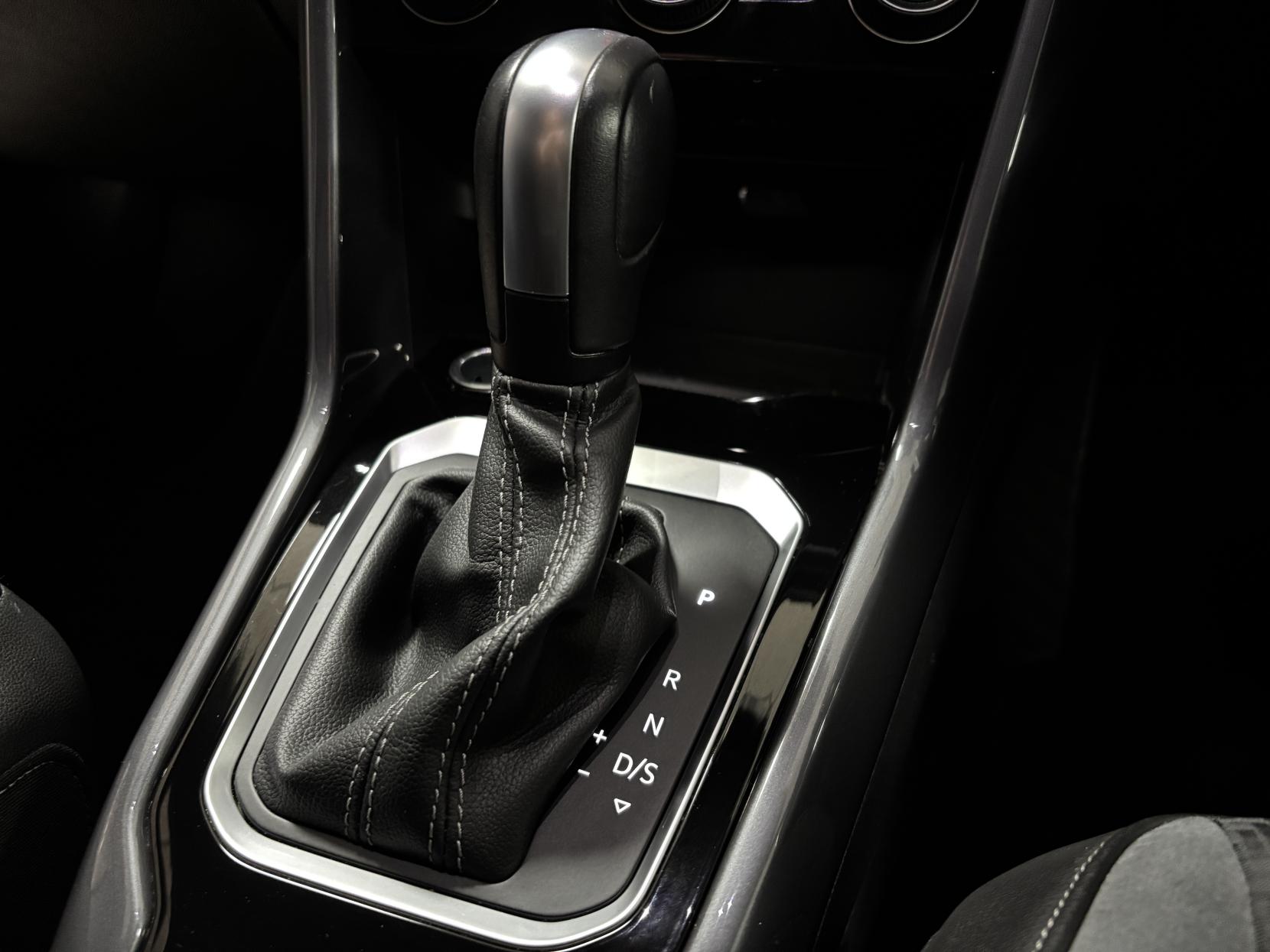 Volkswagen T-Roc 1.5 TSI GPF EVO R-Line SUV 5dr Petrol DSG Euro 6 (s/s) (150 ps)