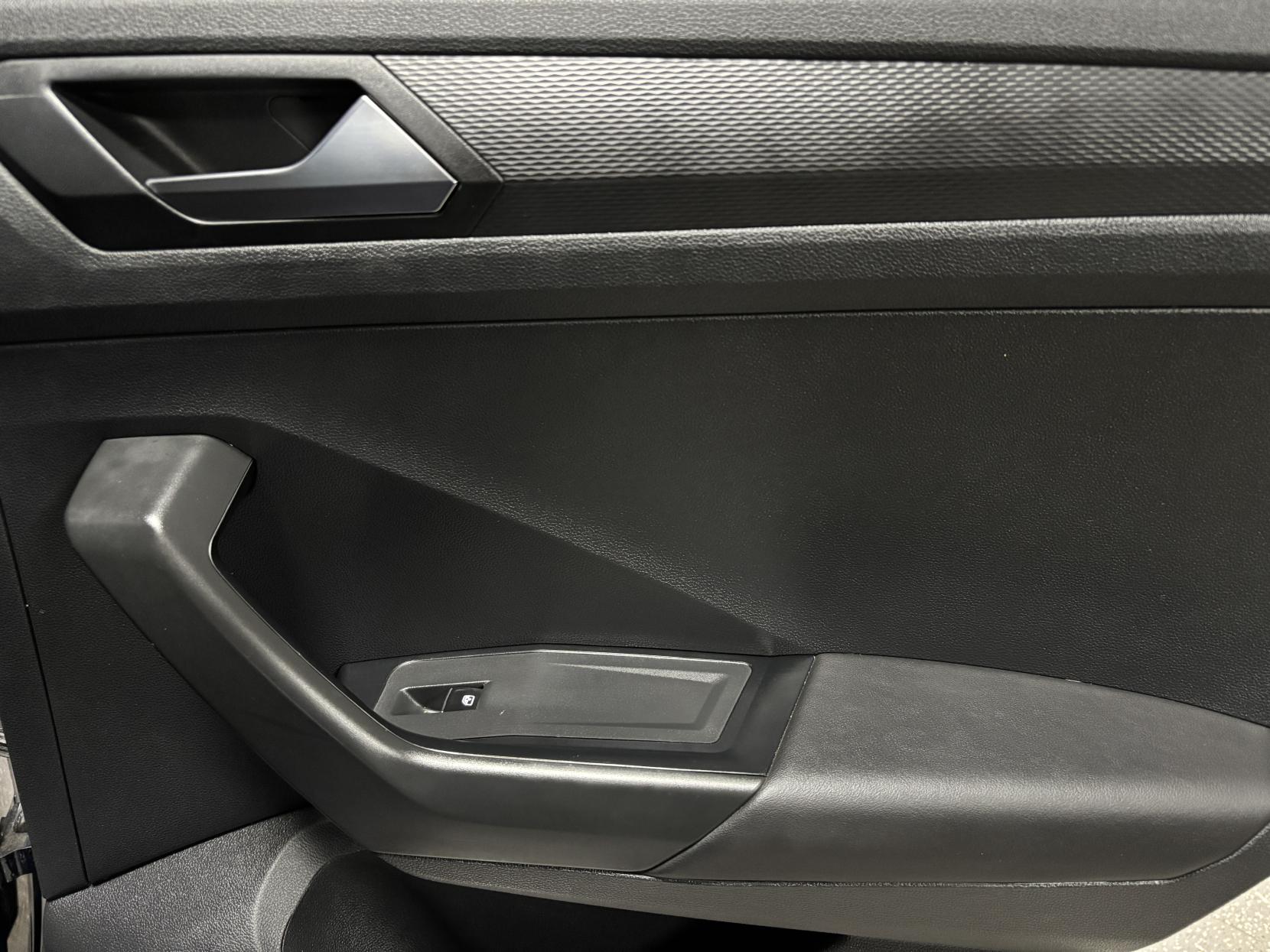 Volkswagen T-Roc 1.5 TSI GPF EVO R-Line SUV 5dr Petrol DSG Euro 6 (s/s) (150 ps)