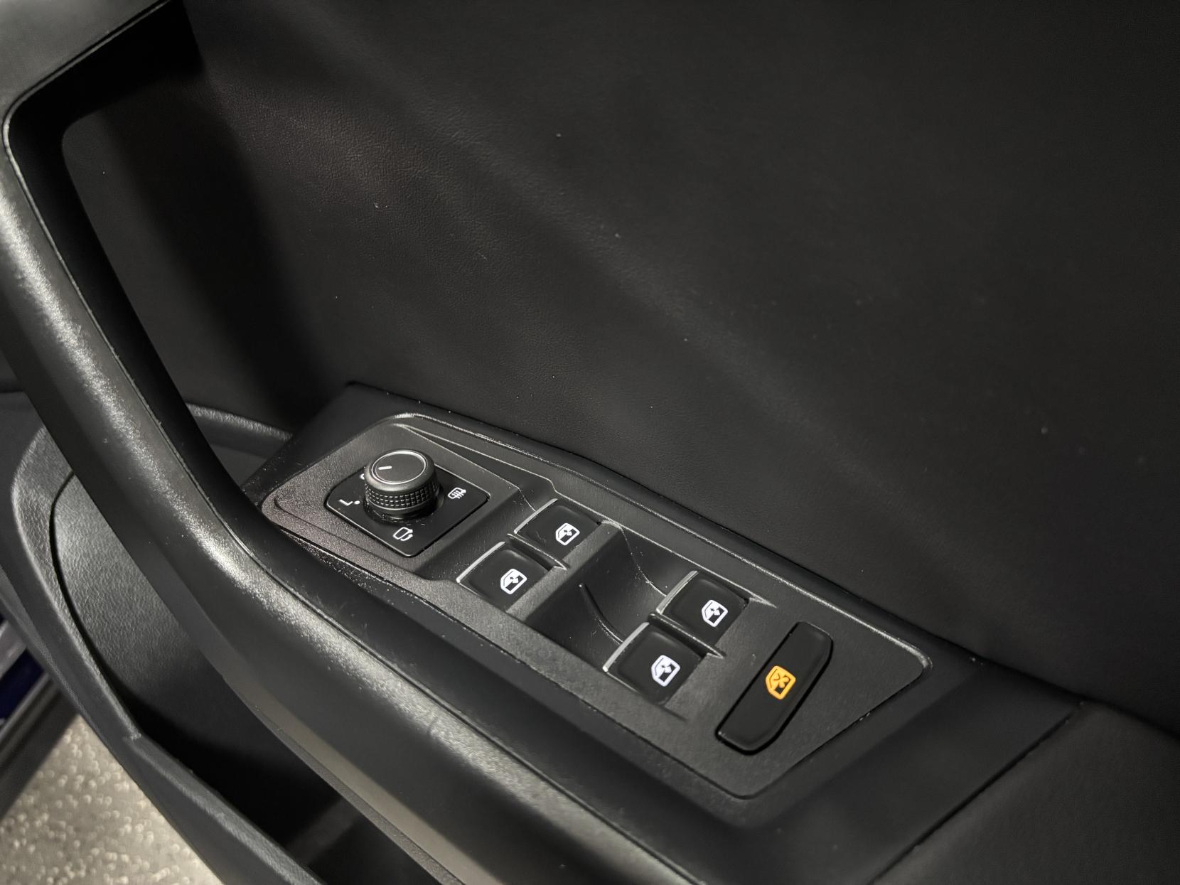 Volkswagen T-Roc 1.5 TSI GPF EVO R-Line SUV 5dr Petrol DSG Euro 6 (s/s) (150 ps)