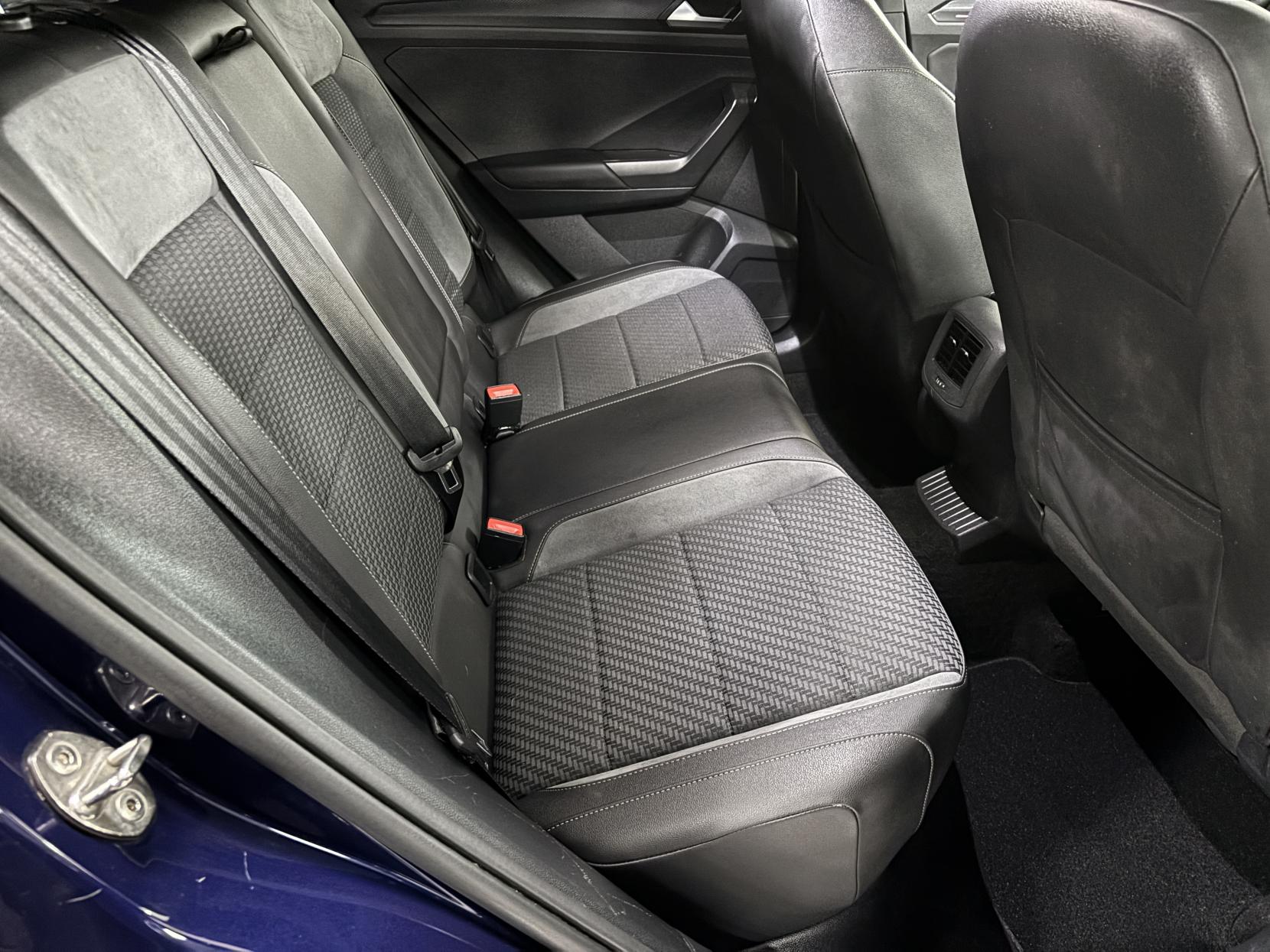 Volkswagen T-Roc 1.5 TSI GPF EVO R-Line SUV 5dr Petrol DSG Euro 6 (s/s) (150 ps)