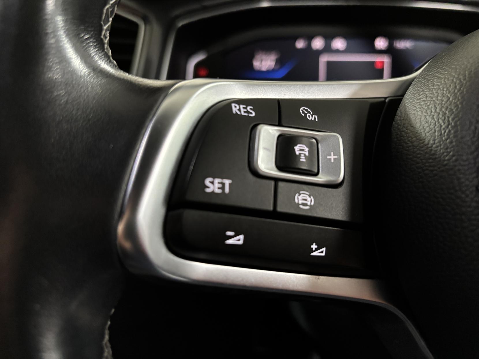 Volkswagen T-Roc 1.5 TSI GPF EVO R-Line SUV 5dr Petrol DSG Euro 6 (s/s) (150 ps)