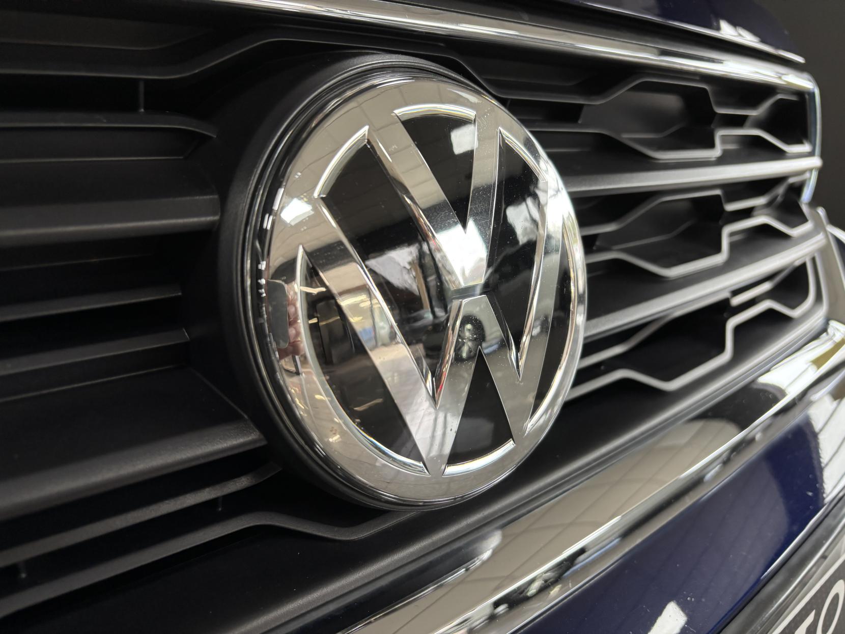 Volkswagen T-Roc 1.5 TSI GPF EVO R-Line SUV 5dr Petrol DSG Euro 6 (s/s) (150 ps)