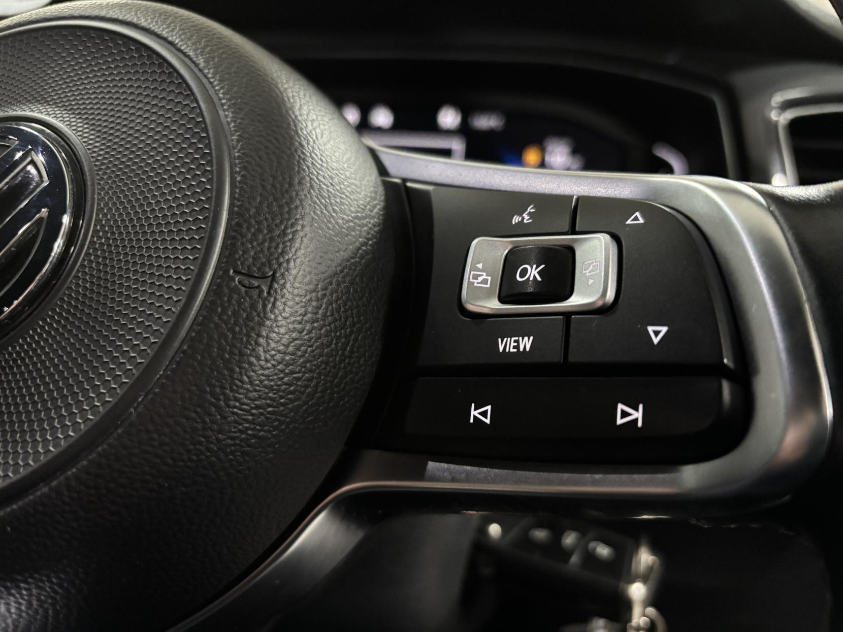 Volkswagen T-Roc 1.5 TSI GPF EVO R-Line SUV 5dr Petrol DSG Euro 6 (s/s) (150 ps)